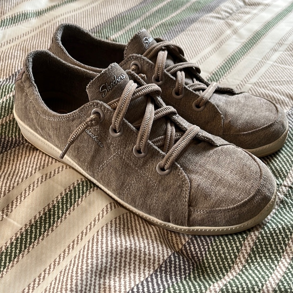 Sketchers Fabric sneakers